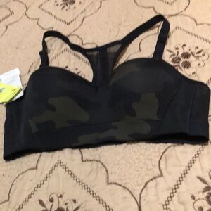 NET all in motion bra size Medium.